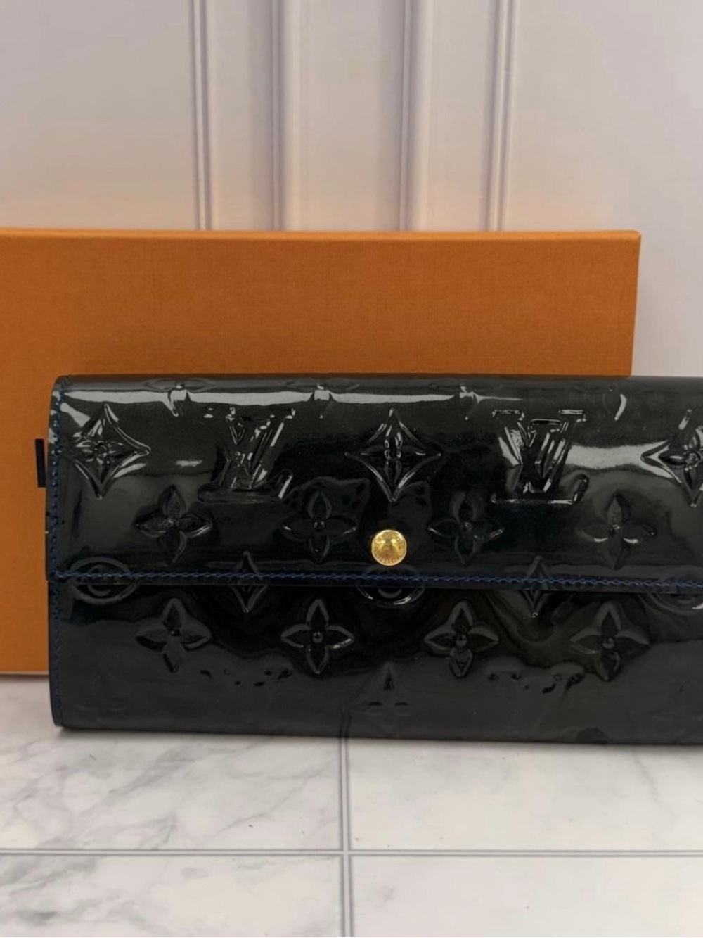 Louis Vuitton Sarah Wallet Bleu Infini Monogram Vernis – Authentic COA + Box